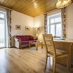 Haus Alpenruhe Daire *