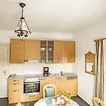 Daire Haus Alpenruhe *