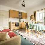 Haus Alpenruhe Daire *
