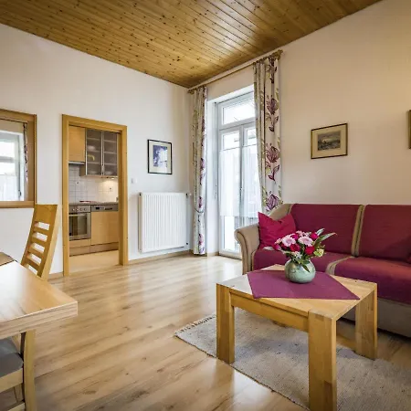 Daire Haus Alpenruhe