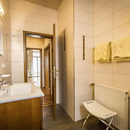 Haus Alpenruhe Daire *