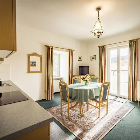 Haus Alpenruhe شقة