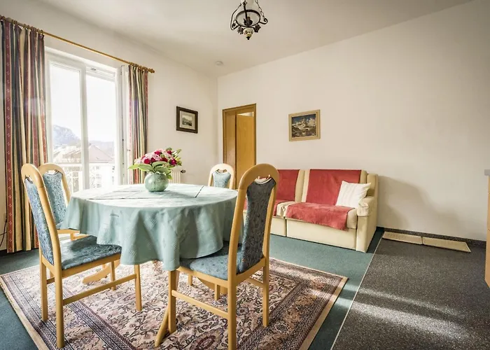 Haus Alpenruhe *